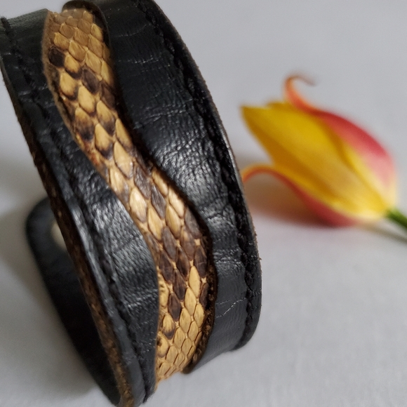 Rustic Snake Skin Leather Bracelet - Picture 4 of 4